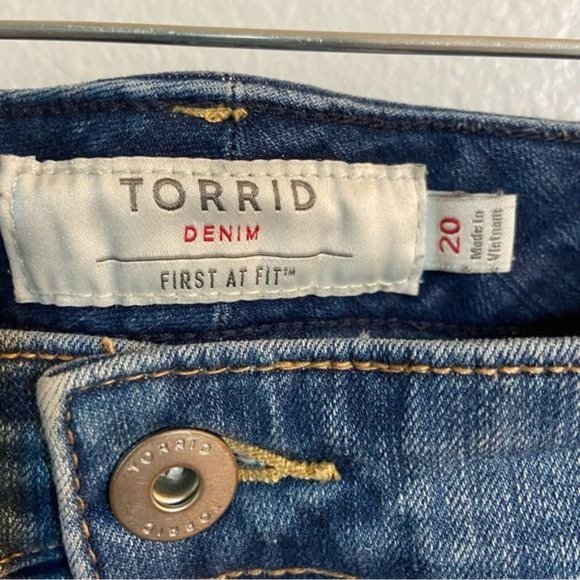 Torrid Denim Shorts - Picture 4 of 7
